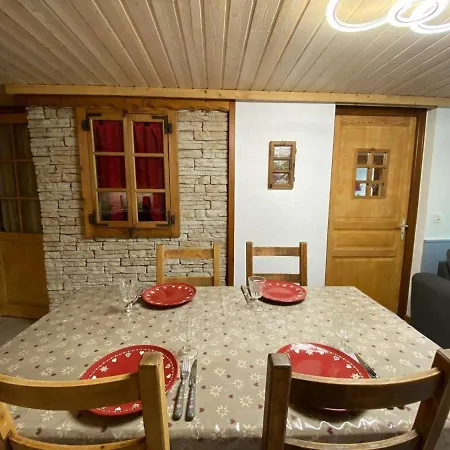 Cosy 6 Personnes Avec Grande Terrasse Et Parking, Pres Des Activites - Fr-1-241-181 *