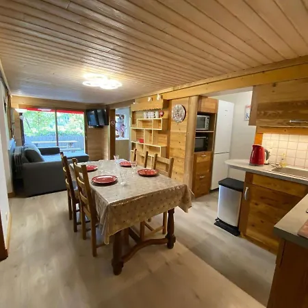 Cosy 6 Personnes Avec Grande Terrasse Et Parking, Pres Des Activites - Fr-1-241-181 *
