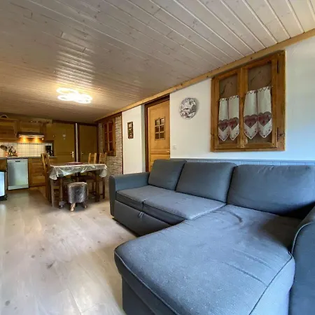 Cosy 6 Personnes Avec Grande Terrasse Et Parking, Pres Des Activites - Fr-1-241-181 *